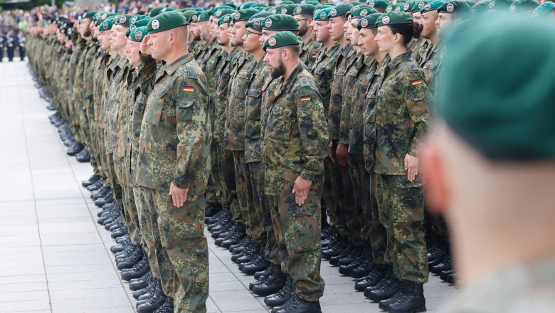 un general german cere revenirea la armata obligatorie friedrich merz impartasesc evaluarea ministrului apararii 68492bde01538