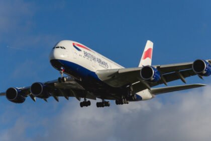 un insotitor de zbor de la british airways a fost gasit dansand complet dezbracat in toaleta in timpul unui zbor spre londra 683dfcf37b73d