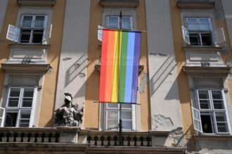 ungaria interzice prin decret afisarea de simboluri lgbtq pe cladirile publice 6843ba8553910