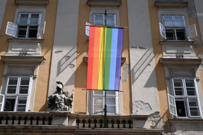 ungaria interzice prin decret afisarea de simboluri lgbtq pe cladirile publice 6843ba8553910