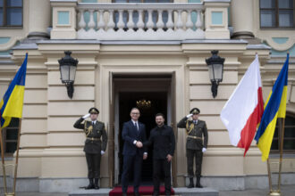 video andrzej duda a fost decorat de volodimir zelenski in ultima vizita a presedintelui polonez in ucraina 68600e8f8d890