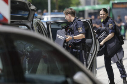 video cine este autorul atacului armat din austria suspectul renuntase la studii si detinea legal doua arme 6848694f8300e