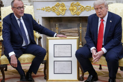 video friedrich merz i a facut cadou lui trump certificatul de nastere al bunicului sau friedrich trump un nume german serios 6841fbff0f5ac