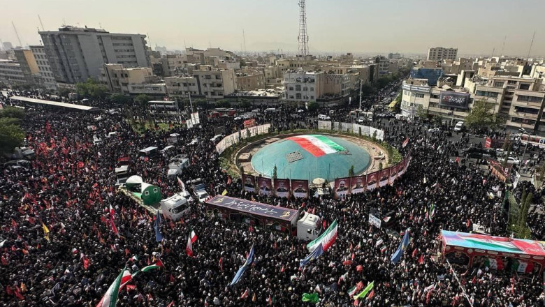 video imagini impresionante de la funeraliile de stat din iran 60 de militari si oameni de stiinta au fost ucisi in atacuri israeliene 685f96febe34d