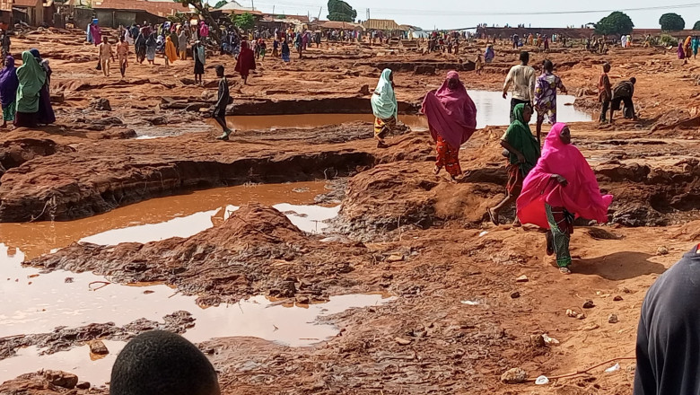 video inundatii puternice in nigeria peste 200 de morti dupa ce apele au inghitit localitati intregi 683efc66dffb0