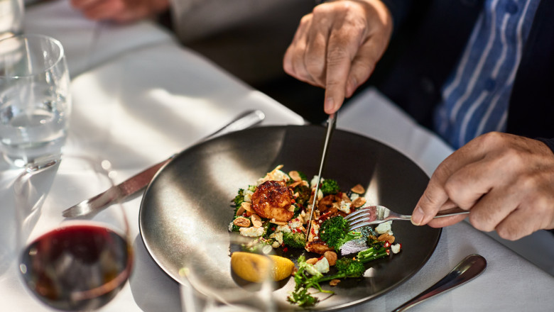 video romanii ies mai rar la restaurant sectorul horeca a inregistrat pierderi de 8 numai in primele luni din acest an 68613ce165dc2