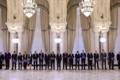 videofoto ministrii guvernului bolojan au depus juramantul la palatul cotroceni mesajul lui nicusor dan 6859abbb8cc45