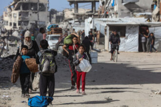 zeci de palestinieni au fost ucisi in apropierea unui punct de distribuire a ajutoarelor din gaza in a treia zi de atacuri consecutive 683ebac71eac6