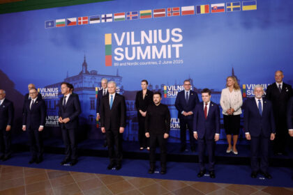 zelenski a vorbit despre operatiunea prin care a distrus o treime din flota bombardierelor strategice ruse la summitul b9 683db44b55f90