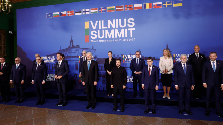 zelenski a vorbit despre operatiunea prin care a distrus o treime din flota bombardierelor strategice ruse la summitul b9 683db44b55f90