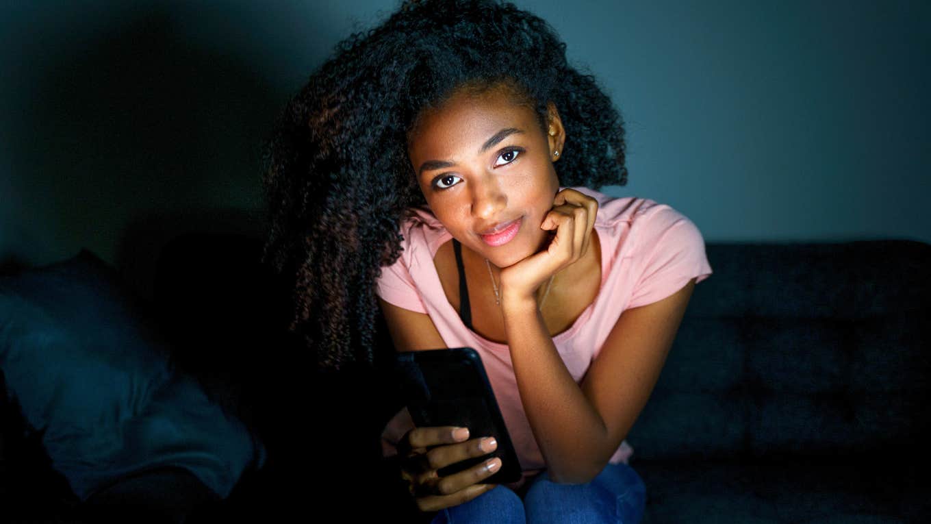 adult children who avoid phone calls from their parents usually have these 11 reasons 688835e634573