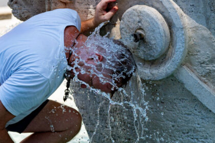 aer fierbinte peste sudul europei una dintre cele mai grele saptamani de vara cu alerta de vreme severa 687f4bd290132