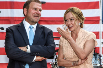 ambasadorul lui trump la roma refuza sa locuiasca in celebra villa taverna si prefera sa traiasca pe iahtul sau care este motivul 68872e2924e75