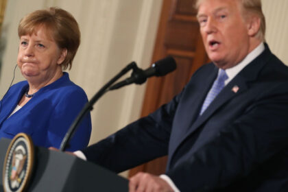 angela merkel despre nevoia lui donald trump de atentie vrea ca toata lumea sa l priveasca a refuzat sa dea mana cu mine 68666e6c673d7