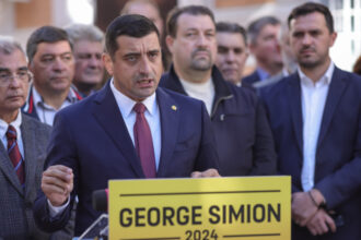 aur anunta ca va contesta legea austeritatii la ccr guvernul bolojan pune taxe pe gatul celor care muncesc cinstit 68755519bf928