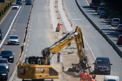 autostrazile din germania s au crapat din cauza caldurii 68681ea02f4a6