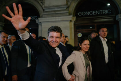 cati romani sunt de acord cu activitatea presedintelui nicusor dan sondaj inscop 686cd3770e497