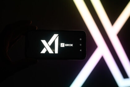 ce minuni a mai facut grok chatbotul ai al lui musk comentarii antisemite si elogii la adresa lui hitler pe care nu le recunoaste 686ecc29b5a34