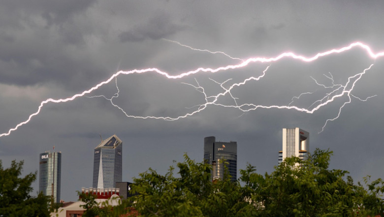 cel mai lung fulger inregistrat vreodata confirmat oficial de omm cati kilometri a avut si unde a fost observat 688ba2cc11fb9