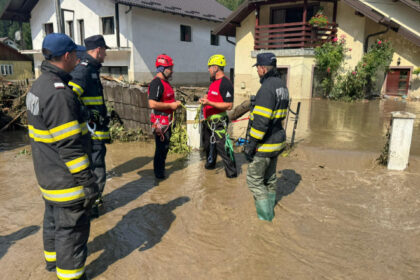 cel putin 600 de locuitori din brosteni nu stau in casele lor afirma primarul orasului 688a6cf3cdf25