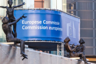 comisia europeana va prezenta statelor membre potentialele masuri de retorsiune la taxele vamale ale lui donald trump 6880e675eaaa0