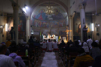 cum justifica israelul bombardarea singurei biserici catolice din gaza in care se adaposteau 500 de persoane deviere accidentala 6880efd9c9a4a