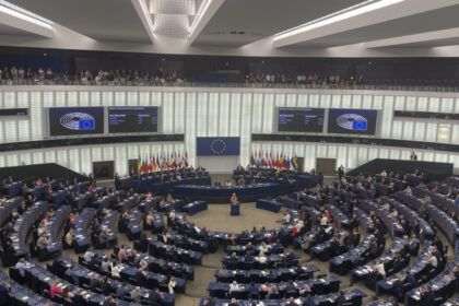 cum se va vota joi in parlamentul european la motiunea de cenzura impotriva ursulei von der leyen social democratii s ar putea abtine 686deb339e6ef