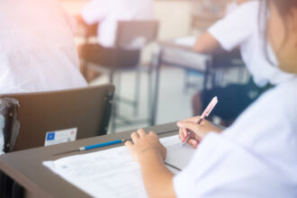 de ce au iesit profesorii in strada cresterea normei didactice si comasarea scolilor principalele nemultumiri 6889f6722eb99