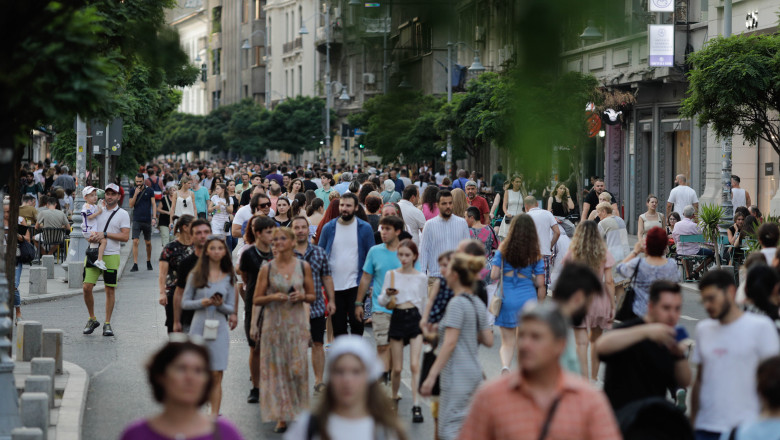 doua treimi dintre romani au sentimentul ca tara e in pericol care sunt cauzele anxietatii foarte ridicate sondaj 6876124138438