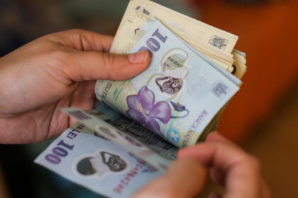 exclusiv cele doua variante prin care guvernul bolojan va incerca sa taie salariile uriase ale sefilor din institutiile de stat 6876b82263ac2