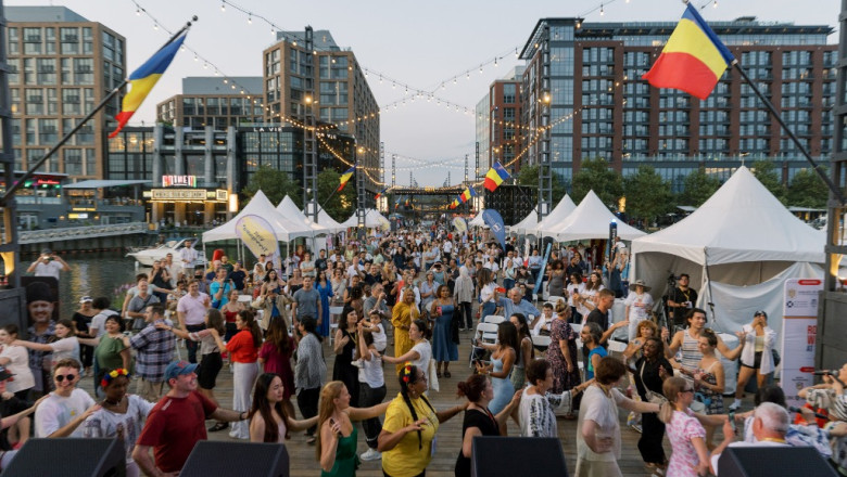 foto record de prezenta la cel mai mare festival romanesc din sua peste 12 000 de oameni au celebrat traditiile la washington 6876252fcde19