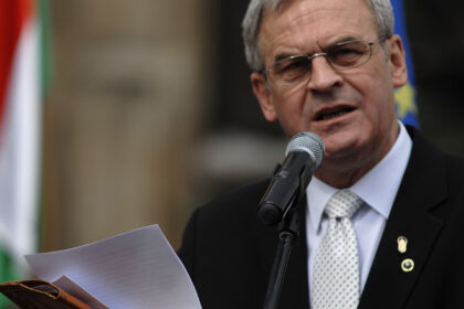 laszlo tokes cere autonomie pentru maghiarii din transilvania afirmatiile facute la baile tusnad in prezenta premierului viktor orban 6885d0f99399f