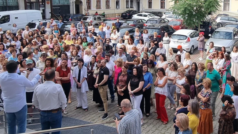 live text a 3 a zi de proteste ale bugetarilor angajatii anaf ameninta cu greva guvernul pregateste noi masuri intr o ordonanta trenulet 68652bcc1170c