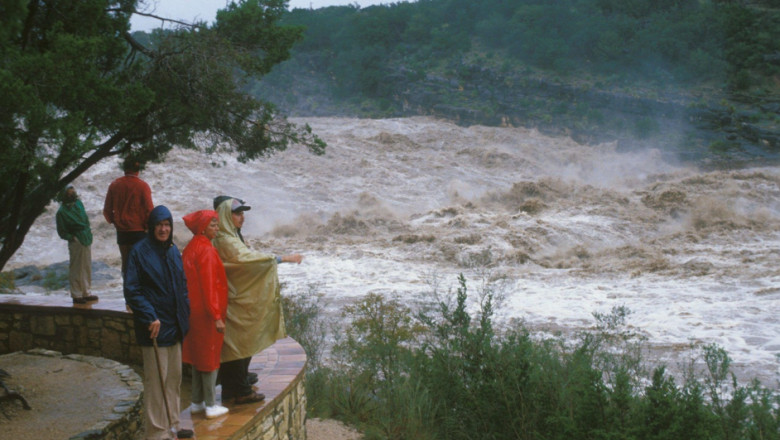 mai multi morti si disparuti in inundatiile din texas o tabara de copii maturata de viitura lipsesc nu suntem siguri cati 686837d99794a