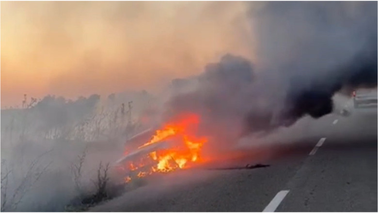 masina cuprinsa de flacari in dolj dupa ce un sofer beat a intrat cu autoturismul intr un sant de colectare a apelor pluviale 6864da2877706