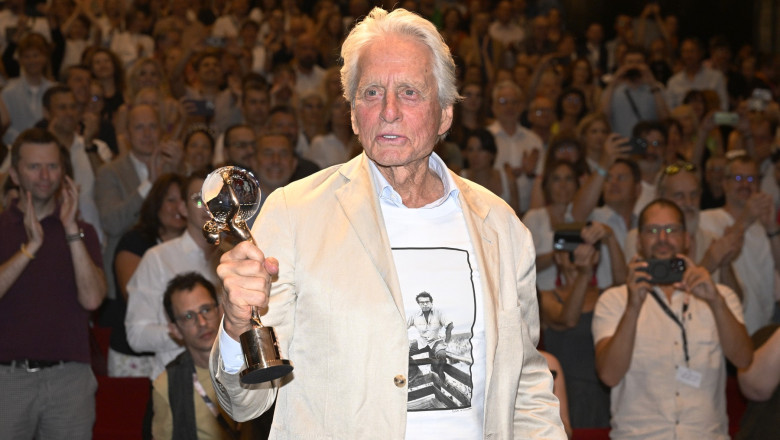 michael dougles vorbeste despre sfarsitul carierei nu am intentia sa ma intorc spune actorul in varsta de 80 de ani 686c0243a1f0b