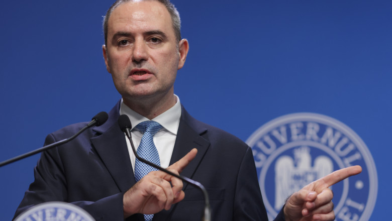 ministrul finantelor prezinta astazi noile masuri fiscale la bruxelles o agentie de rating vine la bucuresti 686c9971803a7