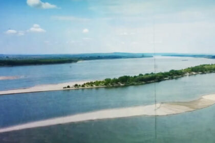 news alert ambarcatiune cu turisti rasturnata in delta dunarii 4 persoane sunt resuscitate 6 au ajuns in siguranta la mal 6887cdec4aa05