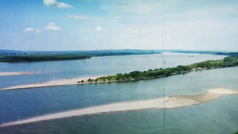 news alert ambarcatiune cu turisti rasturnata in delta dunarii 4 persoane sunt resuscitate 6 au ajuns in siguranta la mal 6887cdec4aa05