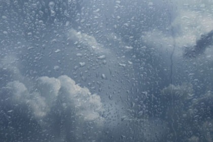 news alert avertizare ro alert de cod rosu pentru bucuresti se anunta caderi de grindina si intensificari ale vantului 68791177346a3