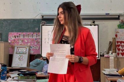 o invatatoare de 19 ani a obtinut cea mai mare nota din bucuresti la definitivat am primit critici de la parinti la inceput e greu 6881d54b8bb9d
