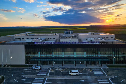 opt calatori in trei luni pe aeroportul din tulcea asta nu i opreste pe sefi sa faca angajari 688bb42c24e7c