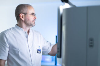 premiera in romania medlife aduce cea mai avansata tehnologie de secventiere si pregateste un program amplu de testare genetica 6875f94d9b128