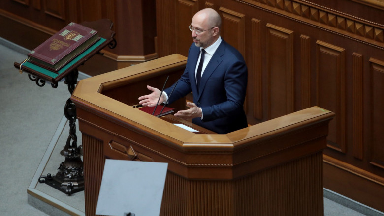 premierul ucrainean si a dat demisia parlamentul de la kiev urmeaza sa voteze un nou executiv zilele urmatoare 6877a1a9e4b8d