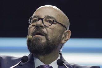 procurorii dna fac perchezitii acasa la piedone 687f272bb7057