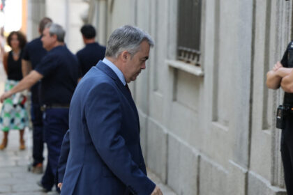 socialistii spanioli vor fi dati afara din partid daca vor fi prinsi cu prostituate 6869510ead9d9