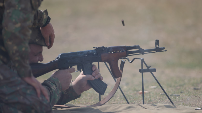 tehnologii invechite calitate slaba armata romana renunta la kalasnikov si anunta un program de inzestrare cu arme de tip nato 6870cc675ec78