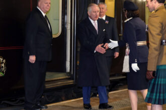 trenul regal britanic retras din cauza costurilor mari de intretinere regele charles al iii lea va folosi elicopterul 6864b00987bed