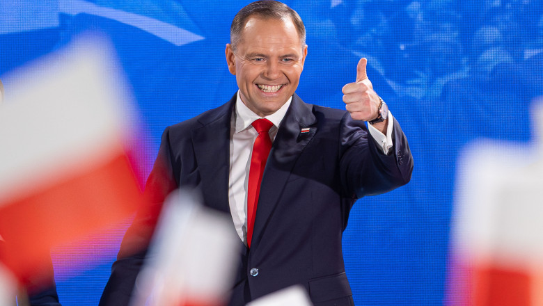 trump il lauda pe presedintele ales al poloniei karol nawrocki si distribuie videoclipuri cu proteste anti migratie 688357cb3d26a