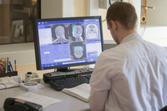 tumora cerebrala inlaturata complet dupa administrarea unui medicament revolutionar barbatul de 43 de ani a fost declarat sanatos 6884538313fd4